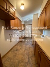 986 Oakwood Dr in Bountiful, UT - Building Photo - Building Photo