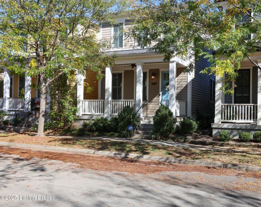 10711 Impatiens St in Prospect, KY - Foto de edificio