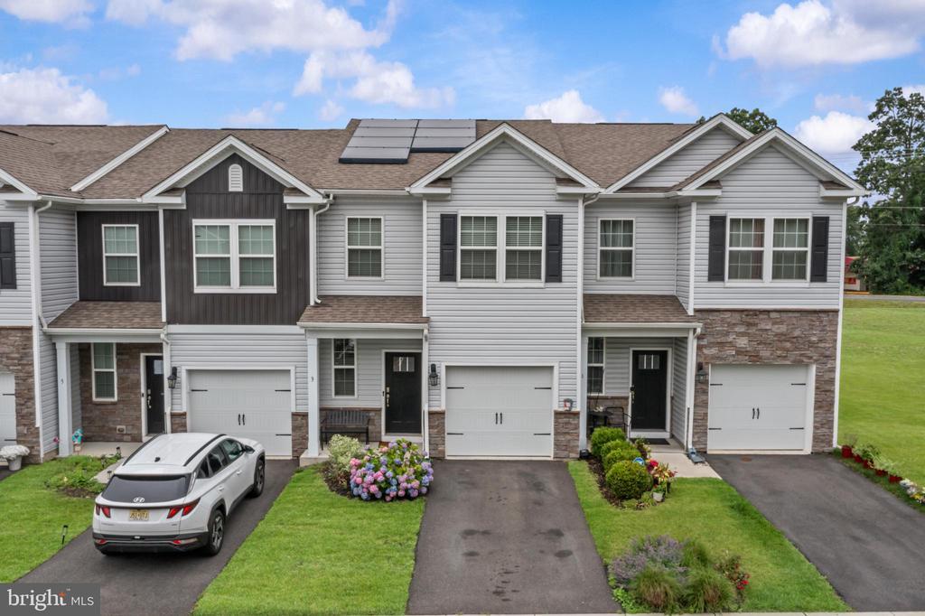 3 Katherine Dr in Burlington, NJ - Building Photo