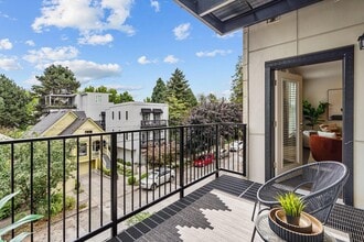 The Vaughn in Portland, OR - Building Photo - Building Photo