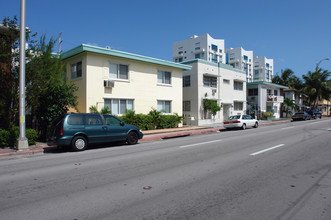 7725-7727 Harding Ave in Miami Beach, FL - Building Photo - Building Photo