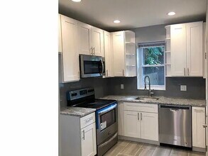 5360 Morris St in Philadelphia, PA - Foto de edificio - Building Photo