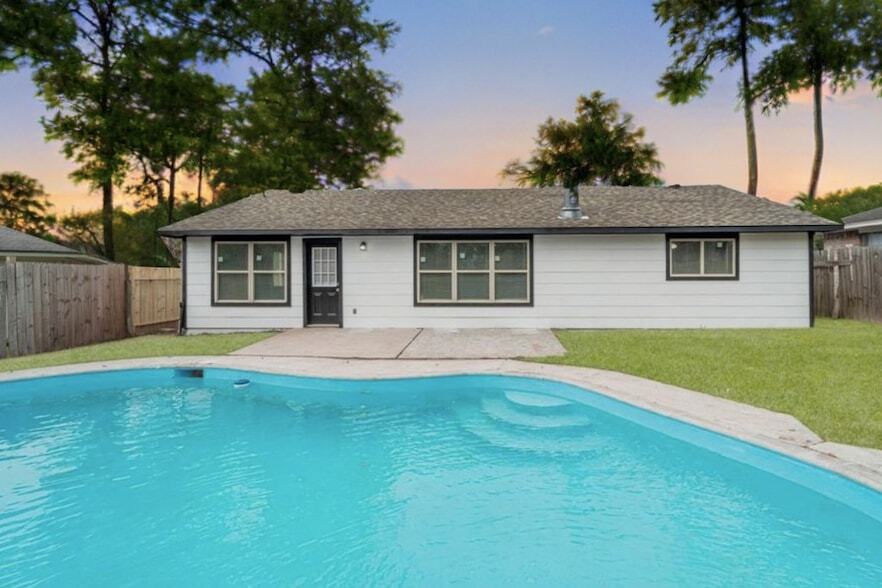 5706 Sunnygate Dr in Spring, TX - Foto de edificio