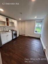 42 Vineyard Ave in Yonkers, NY - Building Photo - Building Photo