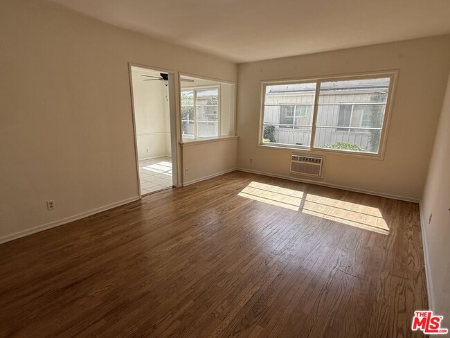 5719 Tilden Ave in Los Angeles, CA - Building Photo - Building Photo