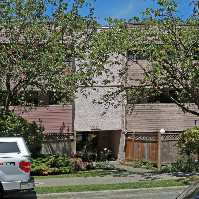 The Kensington Apartments in Vancouver, BC - Building Photo - Building Photo