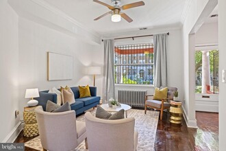 2530 13th St NW in Washington, DC - Foto de edificio - Building Photo