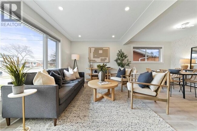 property at 627 Upper Ottawa St