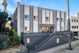 747 S New Hampshire in Los Angeles, CA - Building Photo