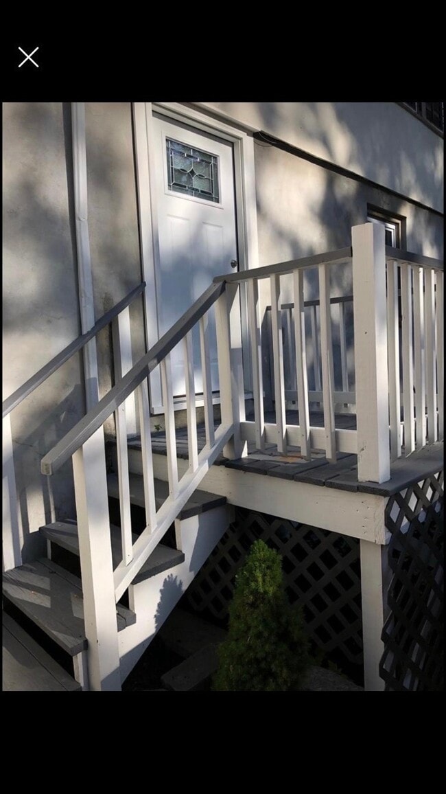 7 Snowden Ave, Unit B1