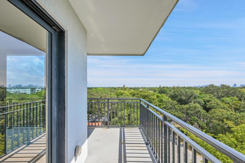 840 NE 130th St in North Miami, FL - Foto de edificio