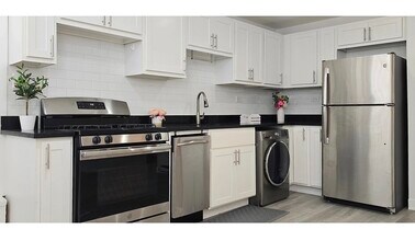 732 W Roscoe St in Chicago, IL - Building Photo - Building Photo