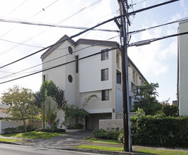 1635 Young St in Honolulu, HI - Foto de edificio - Building Photo