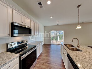 5115 Staten Ln in Cumming, GA - Foto de edificio - Building Photo