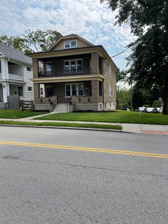 1328 Herschel Ave in Cincinnati, OH - Building Photo