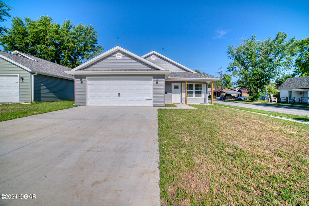 1702 S Grand in Joplin, MO - Building Photo