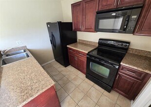 369 Dundee Dr in Kissimmee, FL - Building Photo - Building Photo