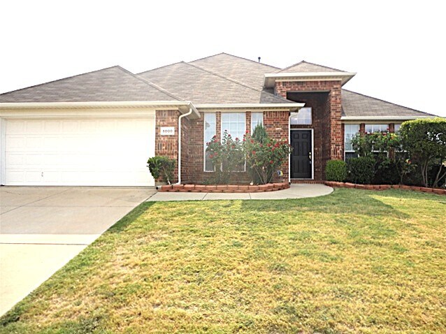 8000 Bonito Dr in Arlington, TX - Building Photo