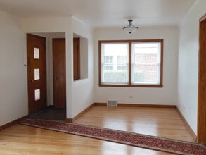 508 E Butterfield Rd in Elmhurst, IL - Building Photo - Building Photo
