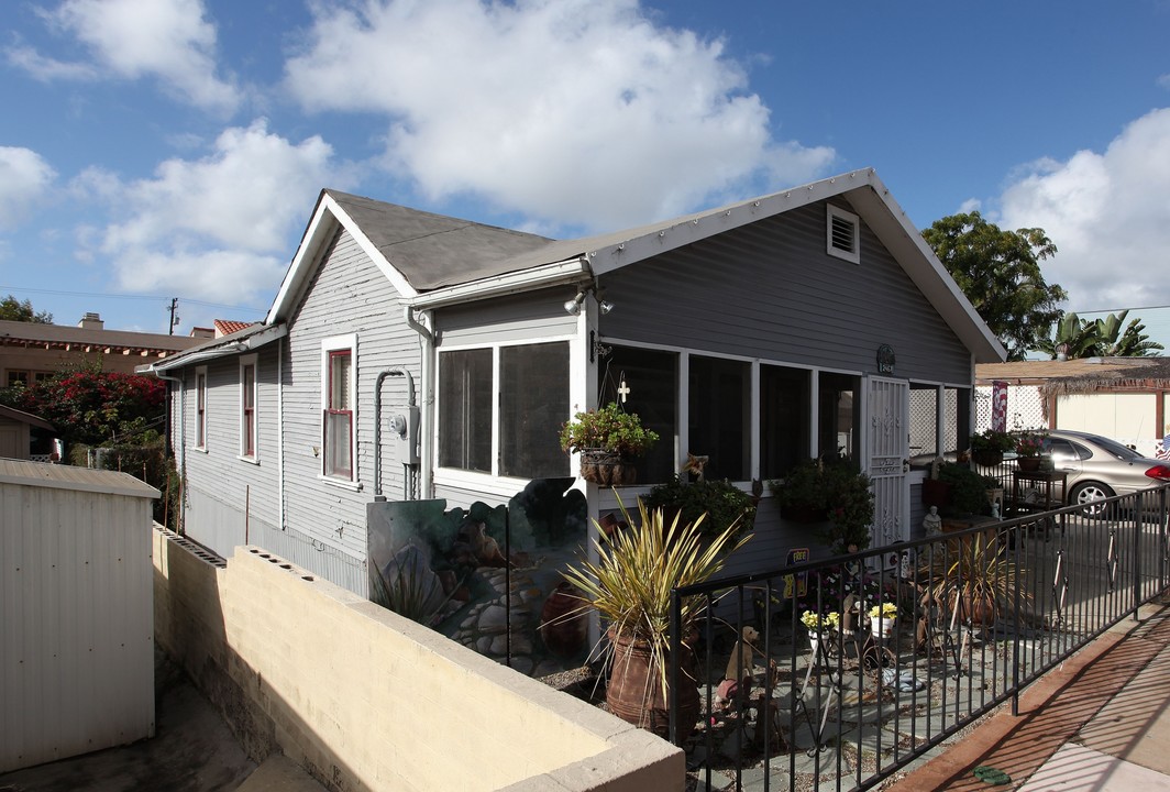 2467 Congress St in San Diego, CA - Building Photo