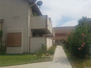 2600 W Porter Ave, Unit A in Fullerton, CA - Foto de edificio - Building Photo