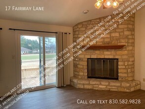 17 Fairway Ln in Meadowlakes, TX - Building Photo - Building Photo