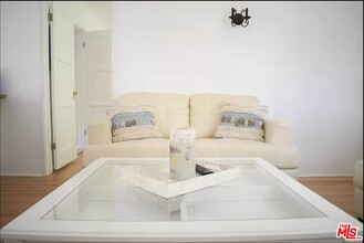 953 19th St in Santa Monica, CA - Foto de edificio - Building Photo