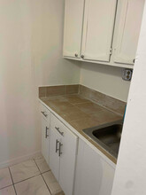 3131 W 16th Ave in Hialeah, FL - Building Photo - Building Photo
