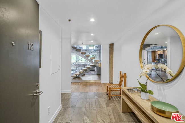 1855 Industrial St in Los Angeles, CA - Building Photo - Building Photo