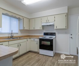 8104 SW 53 Pl in Gainesville, FL - Foto de edificio - Building Photo