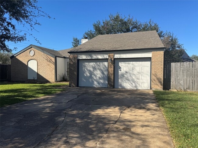 property at 2522 Palace Dr