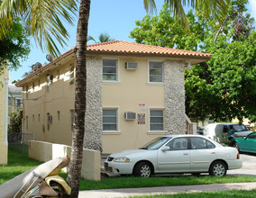 234 Salamanca Ave in Coral Gables, FL - Building Photo - Building Photo