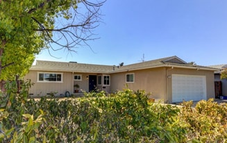 20 W Gettysburg Ave in Clovis, CA - Building Photo