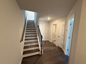 329 Deercroft Dr in Apex, NC - Building Photo - Building Photo