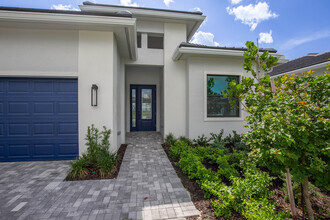 5576 Captiva Ln in Westlake, FL - Building Photo - Building Photo