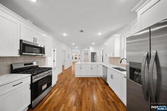 319 William St in Harrison, NJ - Building Photo - Building Photo