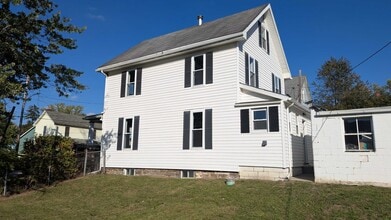 305 Plummer St in Oil City, PA - Building Photo - Building Photo