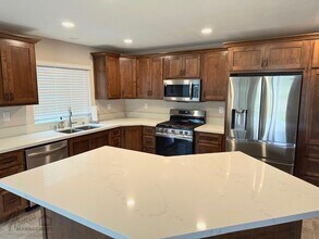 610 Sunset Ct in San Marcos, CA - Building Photo - Building Photo