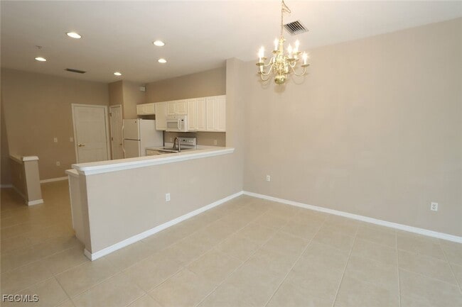 property at 1172 Oxford Ln