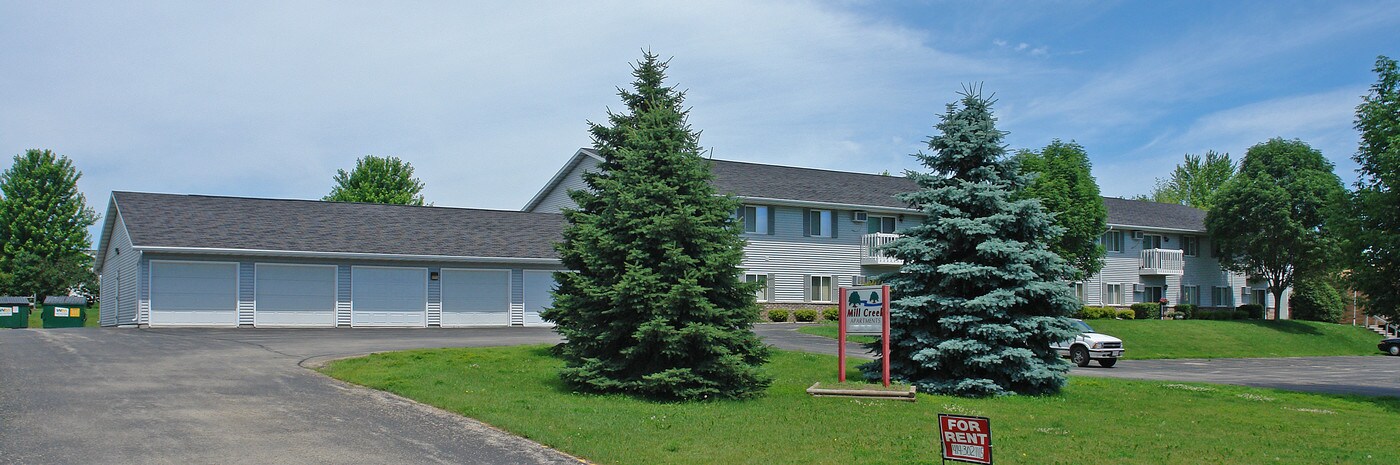 Mill Creek Apartments in Fox Lake, WI - Building Photo