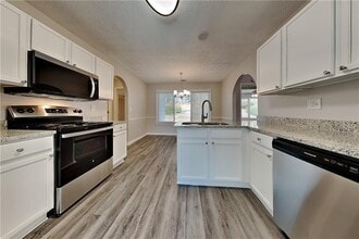 645 Magnolia Dr in Loganville, GA - Building Photo - Building Photo