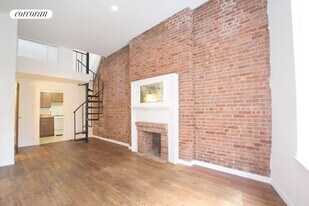 868 W End Ave in New York, NY - Building Photo