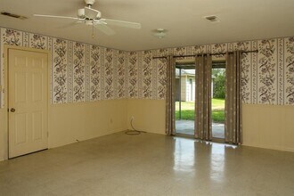 9231 Kostelnik St in Needville, TX - Building Photo - Building Photo