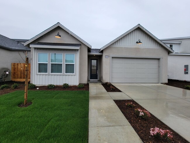 1311 S Velie St in Visalia, CA - Building Photo - Building Photo