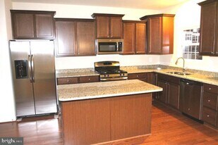 7814 Quidditch Ln in Elkridge, MD - Building Photo