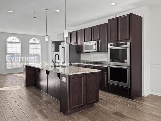 10612 Presidential Pkwy in Upper Marlboro, MD - Building Photo - Building Photo