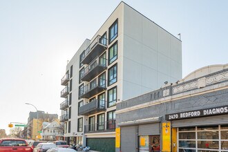 2484 Bedford Ave in Brooklyn, NY - Foto de edificio - Building Photo