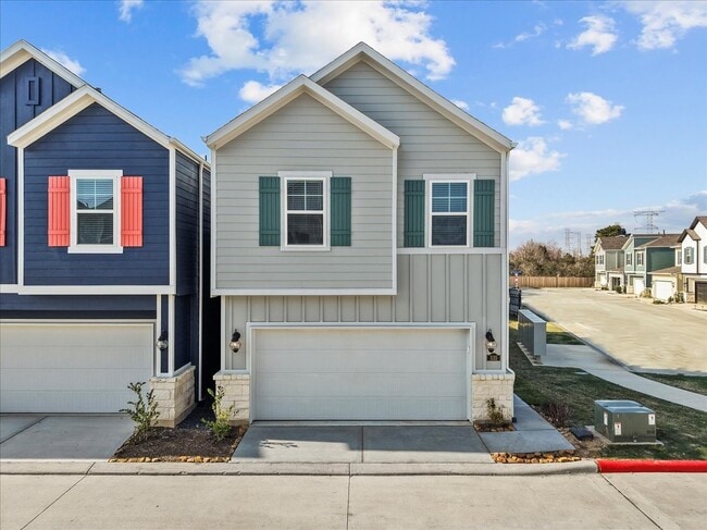 535 Avisa Dr in Kemah, TX - Building Photo - Building Photo