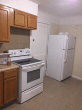 10715 Wadsworth Ave, Unit 10715 Wadsworth Avenue in Garfield Heights, OH - Building Photo - Building Photo