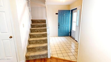 4038 Somerset Ct in Milford, PA - Building Photo - Building Photo